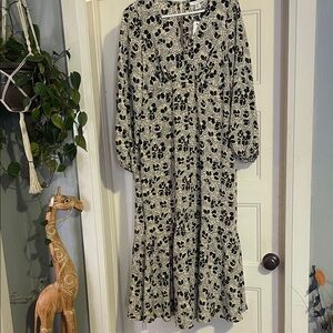 Topshop Monochrome Floral Long Sleeve maternity Dress. New with tags.
